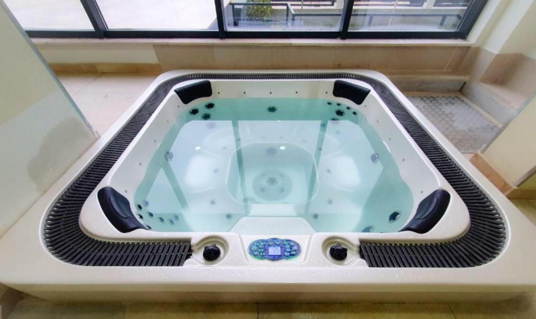 Luxury Suite Alezzi Beach Apartment Piscina Incalzita Sauna Jacuzzi Parking Năvodari Kültér fotó
